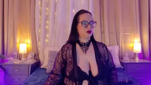 tali  online show from July 29, 7:58 pm