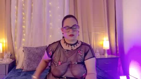 tali  online show from July 30, 8:09 pm