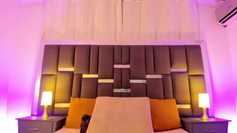 tali  online show from November 8, 6:00 pm