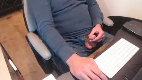 tallguy4unow online show from January 13, 6:59 pm