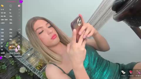 Snapshot of tamara_ochoa chatting on October 25, 6:13 am tamara online show from October 25, 6:13 am