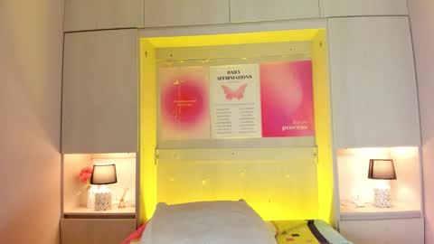 Tami online show from November 15, 10:55 pm