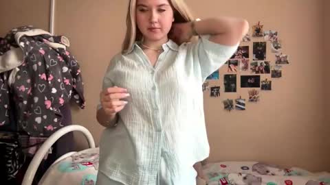 Amy online show from February 20, 8:49 am