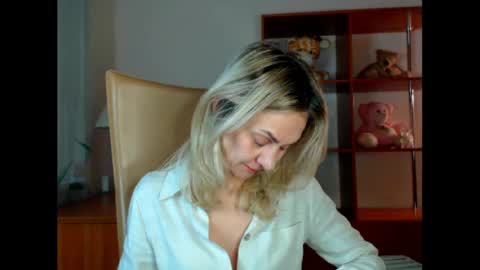 tanya online show from December 6, 8:54 am