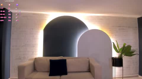 Tara Lawrence online show from February 7, 4:37 am