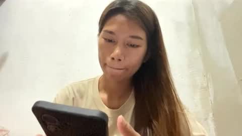 Mia  online show from March 4, 8:00 am