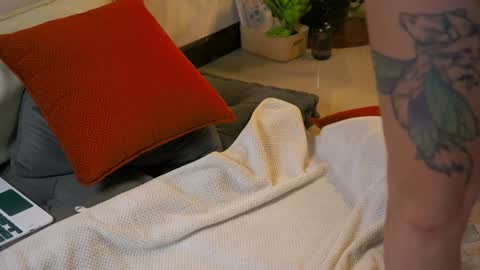 Snapshot of tasty_tomato chatting on January 8, 10:04 am RHEA  pronanciation like Reya   online show from January 8, 10:04 am