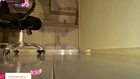 Snapshot of tatiana1004 chatting on February 7, 6:14 am tatiana1004 online show from February 7, 6:14 am