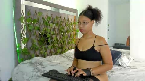 tatianasquirthot online show from March 19, 7:30 pm