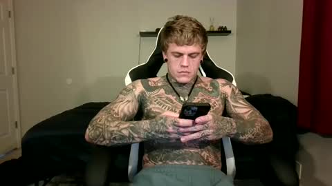 Snapshot of tatteddaddy9000 chatting on September 25, 1:23 am D-Man online show from September 25, 1:23 am