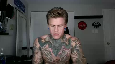 Snapshot of tatteddaddy9000 chatting on October 11, 10:35 pm D-Man online show from October 11, 10:35 pm