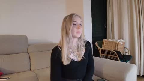 tattoobbgirl online show from March 27, 8:32 pm