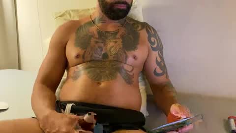 HotTattooBRboy online show from September 9, 7:19 am