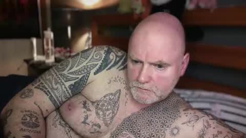 Tattooeddilf 01 online show from May 5, 10:48 pm