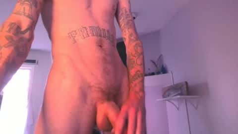 Snapshot of tattooednudedude chatting on January 5, 1:47 pm Mr. Favorite online show from January 5, 1:47 pm