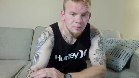 TattoosAndTiaras online show from July 8, 1:09 am