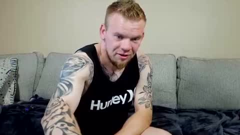 TattoosAndTiaras online show from July 3, 1:32 am