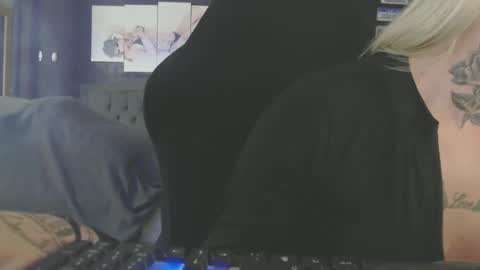 tatuada_safada online show from September 24, 5:36 am