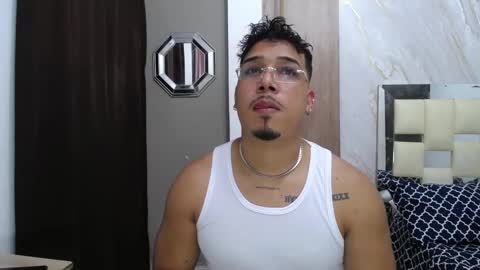 taylor_collins_2 online show from November 9, 6:43 pm