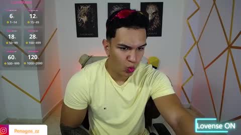Snapshot of taylor_johnn chatting on March 2, 7:23 pm Penagos zz    online show from March 2, 7:23 pm