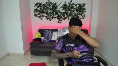 Snapshot of taylor_johnn chatting on January 11, 6:12 pm Penagos zz    online show from January 11, 6:12 pm