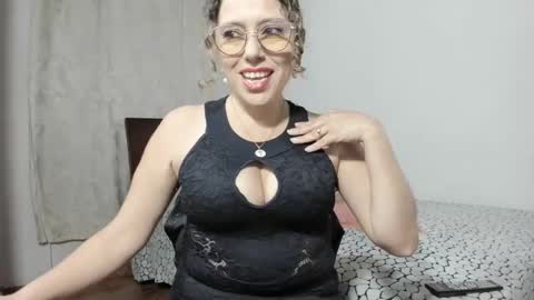 taylorhot72_ online show from February 1, 5:18 am