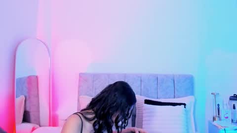 Taylor online show from February 9, 9:06 pm