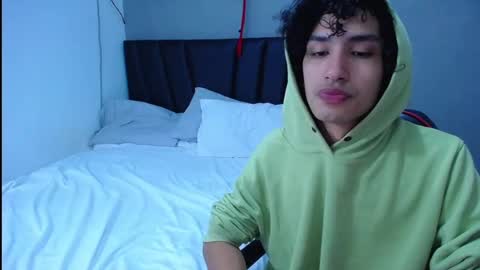 Snapshot of tayronx33 chatting on September 24, 11:44 pm Tayron online show from September 24, 11:44 pm