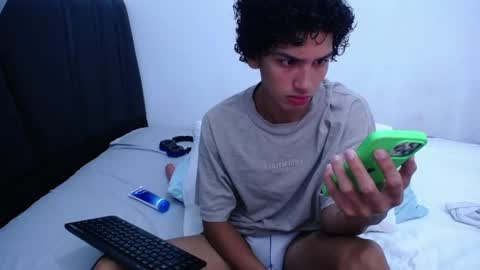 Snapshot of tayronx33 chatting on March 6, 6:48 pm Tayron online show from March 6, 6:48 pm