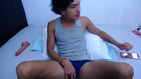 Snapshot of tayronx33 chatting on March 2, 4:53 pm Tayron online show from March 2, 4:53 pm