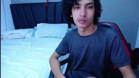 Snapshot of tayronx33 chatting on October 8, 1:13 am Tayron online show from October 8, 1:13 am