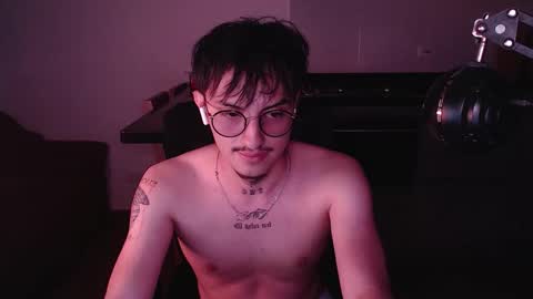 Teo independent model online show from January 8, 3:45 am