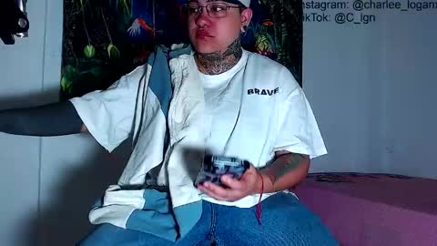 Charlee He online show from May 10, 3:24 am