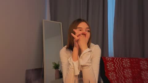 all me precious   online show from February 17, 5:06 am