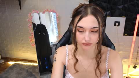 Alice and Cassie online show from April 2, 1:57 am