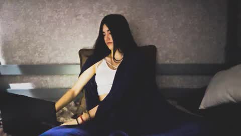 Alice online show from December 18, 6:31 am