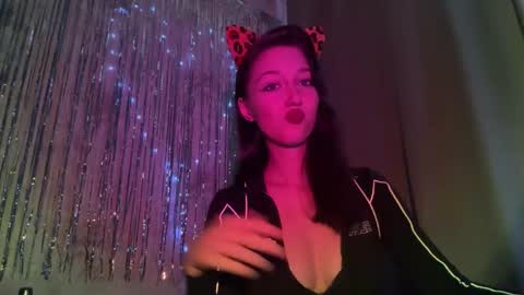 temptingvision online show from December 21, 10:10 am