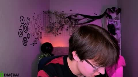 Snapshot of teo_wilson chatting on October 30, 2:17 pm teo_wilson online show from October 30, 2:17 pm