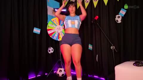 teresa  help me reach 100 like online show from July 16, 2:04 am
