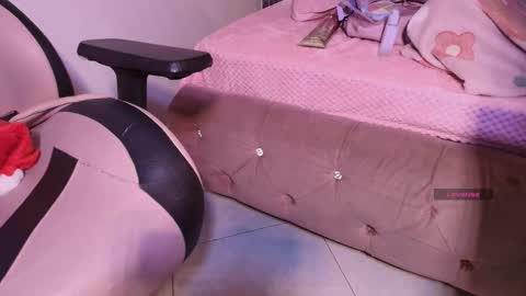 Terra Elowen online show from November 8, 11:46 am