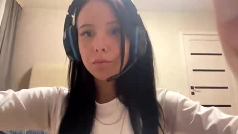 Demi online show from November 5, 4:42 pm