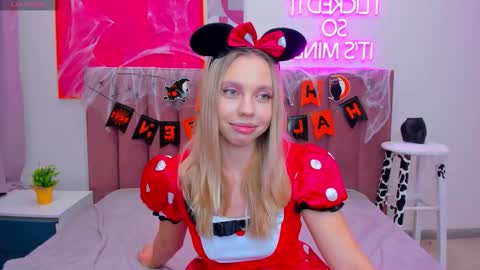 Snapshot of tessaadorable chatting on October 24, 2:23 am Tessa 3 online show from October 24, 2:23 am