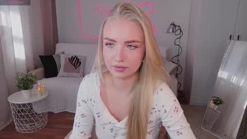 TessaHamilton online show from March 14, 9:24 am