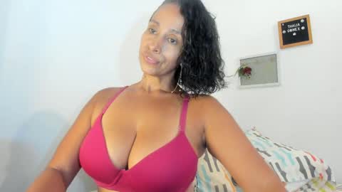 Thalia Gomex online show from April 9, 8:25 pm