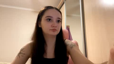 Yumi online show from February 26, 4:10 pm