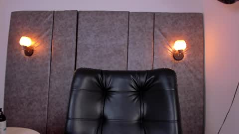 thara webstter online show from June 17, 11:48 am