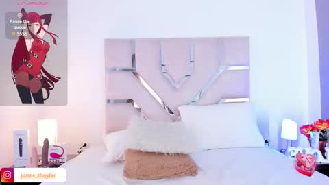 Thayler  online show from November 28, 12:12 pm