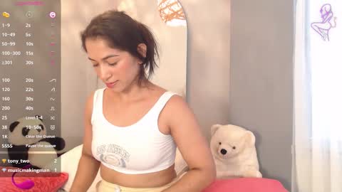 THAYSSA ROSS online show from November 6, 8:01 pm