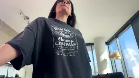 the_isa_bella online show from December 20, 7:21 pm