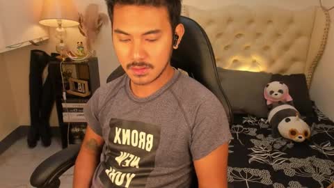 Snapshot of the_killian_jones chatting on October 27, 6:41 pm ken online show from October 27, 6:41 pm